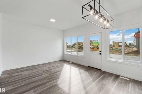 1015 Aster Boulevard, Edmonton, AB - Indoor Photo Showing Other Room