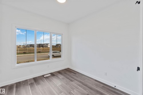 1015 Aster Boulevard, Edmonton, AB - Indoor Photo Showing Other Room