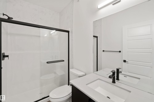 1015 Aster Boulevard, Edmonton, AB - Indoor Photo Showing Bathroom