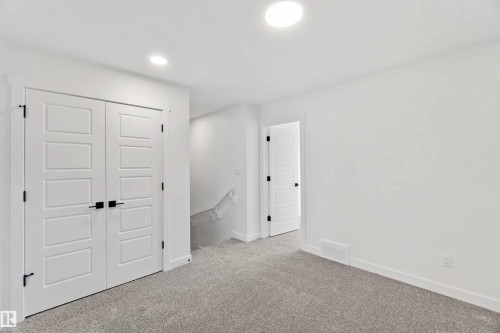 1015 Aster Boulevard, Edmonton, AB - Indoor Photo Showing Other Room