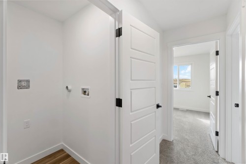 1015 Aster Boulevard, Edmonton, AB - Indoor Photo Showing Other Room