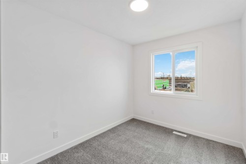1015 Aster Boulevard, Edmonton, AB - Indoor Photo Showing Other Room