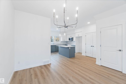 1013 Aster Boulevard, Edmonton, AB - Indoor