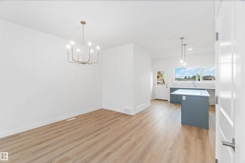 1013 Aster Boulevard, Edmonton, AB - Indoor Photo Showing Kitchen