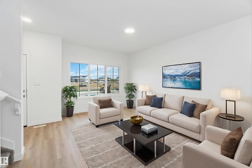 1013 Aster Boulevard, Edmonton, AB - Indoor Photo Showing Living Room