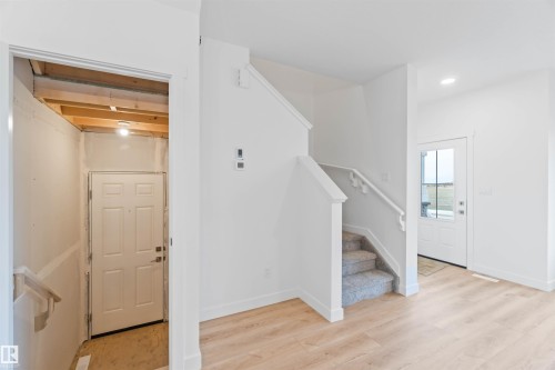 1013 Aster Boulevard, Edmonton, AB - Indoor Photo Showing Other Room