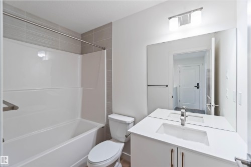 1013 Aster Boulevard, Edmonton, AB - Indoor Photo Showing Bathroom