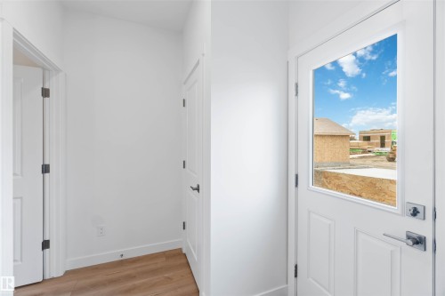 1013 Aster Boulevard, Edmonton, AB - Indoor Photo Showing Other Room