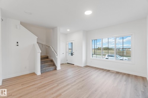 1013 Aster Boulevard, Edmonton, AB - Indoor Photo Showing Other Room