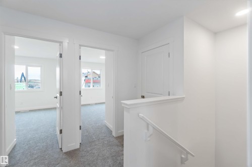 1013 Aster Boulevard, Edmonton, AB - Indoor Photo Showing Other Room