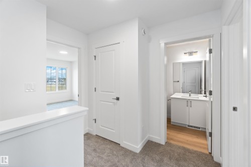 1013 Aster Boulevard, Edmonton, AB - Indoor Photo Showing Other Room