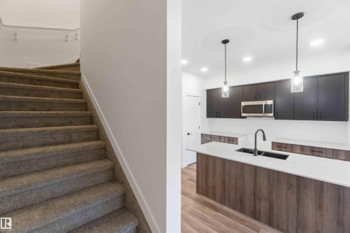 1011 Aster Boulevard, Edmonton, AB - Indoor Photo Showing Kitchen