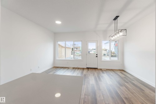 1011 Aster Boulevard, Edmonton, AB - Indoor Photo Showing Other Room
