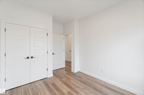 1011 Aster Boulevard, Edmonton, AB - Indoor Photo Showing Other Room