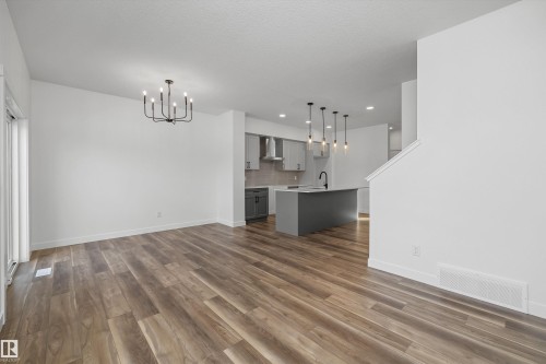 4180 Kinglet Drive, Edmonton, AB - Indoor Photo Showing Kitchen