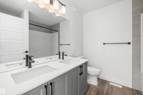 4180 Kinglet Drive, Edmonton, AB - Indoor Photo Showing Bathroom