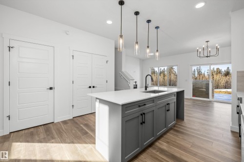 4180 Kinglet Drive, Edmonton, AB - Indoor Photo Showing Kitchen