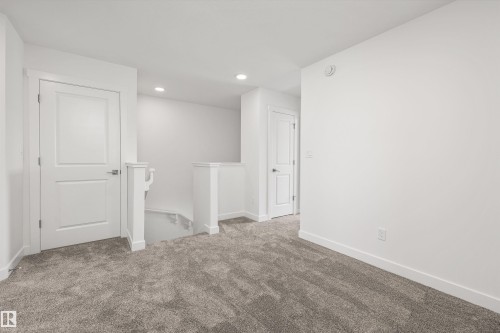 618 176 Avenue, Edmonton, AB - Indoor Photo Showing Other Room