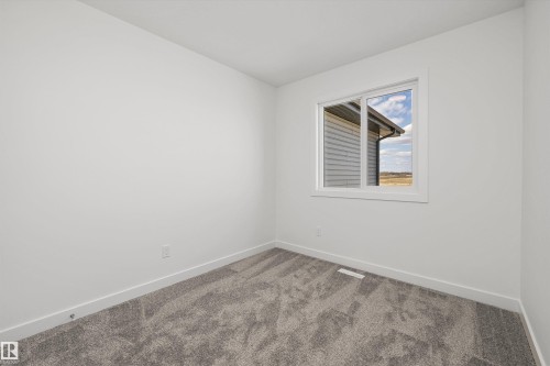 618 176 Avenue, Edmonton, AB - Indoor Photo Showing Other Room