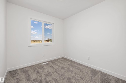 618 176 Avenue, Edmonton, AB - Indoor Photo Showing Other Room