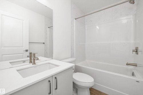 618 176 Avenue, Edmonton, AB - Indoor Photo Showing Bathroom