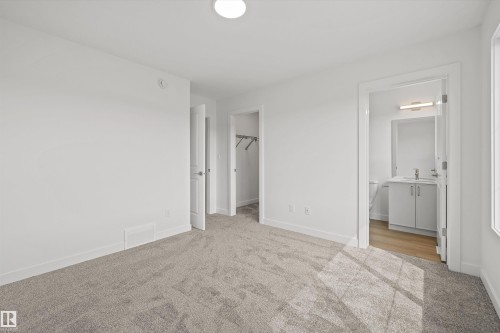 618 176 Avenue, Edmonton, AB - Indoor Photo Showing Other Room