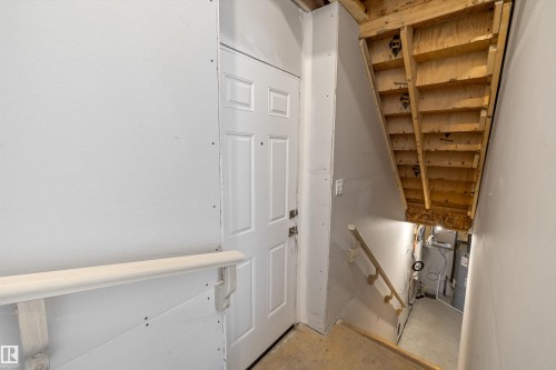 618 176 Avenue, Edmonton, AB - Indoor Photo Showing Other Room