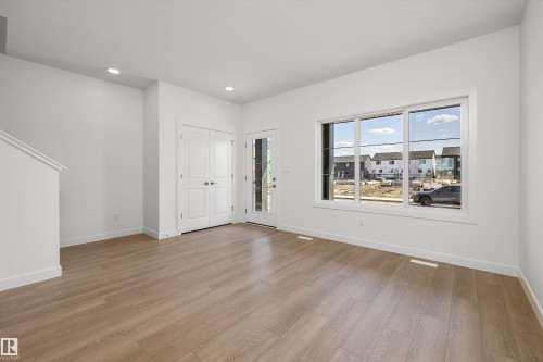 618 176 Avenue, Edmonton, AB - Indoor Photo Showing Other Room