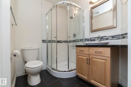 102 10855 Saskatchewan Drive, Edmonton, AB - Indoor Photo Showing Bathroom