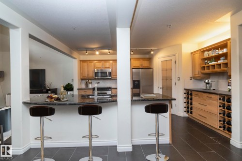 102 10855 Saskatchewan Drive, Edmonton, AB - Indoor Photo Showing Kitchen