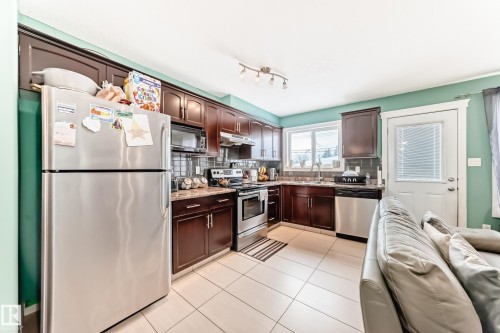 10316 162 Street Nw, Edmonton, AB - Indoor Photo Showing Kitchen