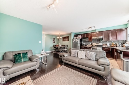 10316 162 Street Nw, Edmonton, AB - Indoor Photo Showing Living Room