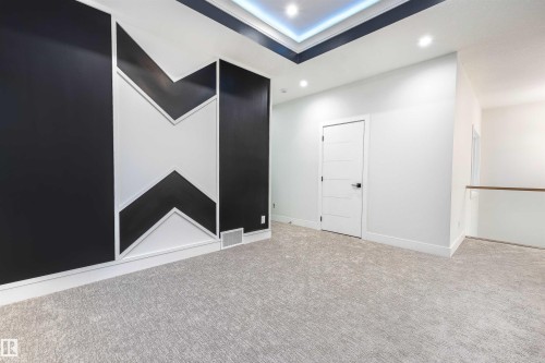 Edmonton, AB - Indoor Photo Showing Other Room