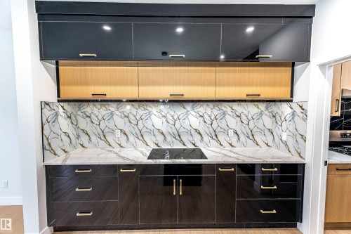 Edmonton, AB - Indoor