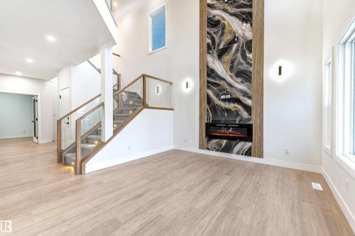 Edmonton, AB - Indoor Photo Showing Other Room