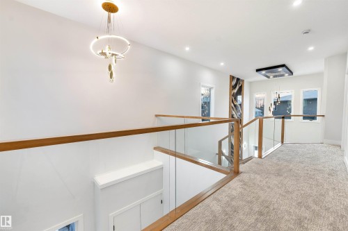 Edmonton, AB - Indoor Photo Showing Other Room