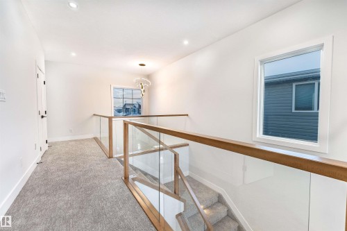 Edmonton, AB - Indoor Photo Showing Other Room