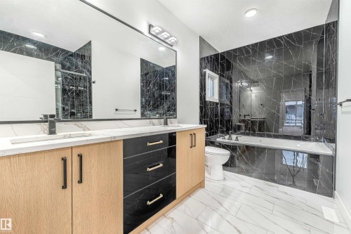 Edmonton, AB - Indoor Photo Showing Bathroom