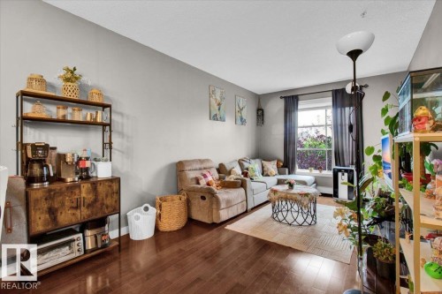 315 2584 Anderson Way, Edmonton, AB - Indoor Photo Showing Living Room