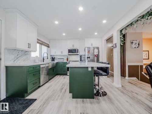 4617 54 Avenue, Calmar, AB - Indoor Photo Showing Kitchen With Upgraded Kitchen