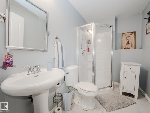 4617 54 Avenue, Calmar, AB - Indoor Photo Showing Bathroom