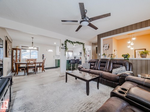 4617 54 Avenue, Calmar, AB - Indoor Photo Showing Living Room