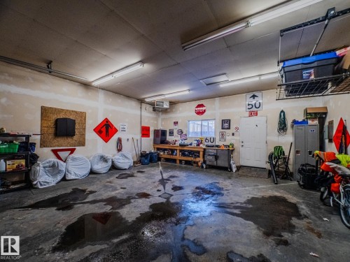 4617 54 Avenue, Calmar, AB - Indoor Photo Showing Garage