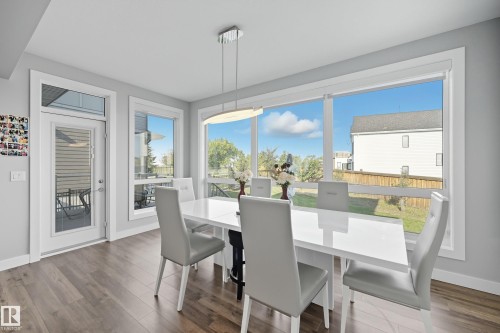 1487 Howes Crescent Sw, Edmonton, AB - Indoor Photo Showing Dining Room