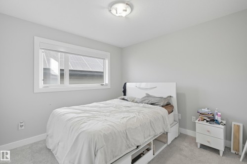 1487 Howes Crescent Sw, Edmonton, AB - Indoor Photo Showing Bedroom