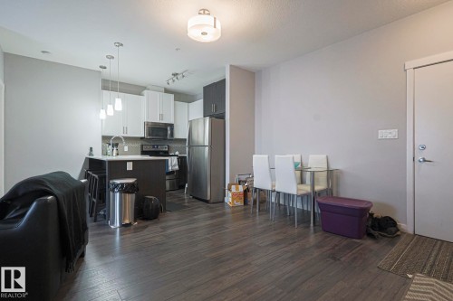 407 812 Welsh Drive, Edmonton, AB - Indoor