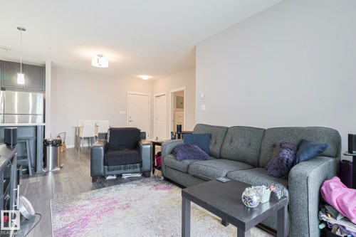 407 812 Welsh Drive, Edmonton, AB - Indoor Photo Showing Living Room