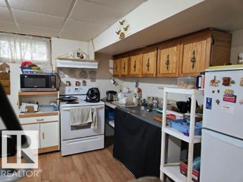 11737 125 Street, Edmonton, AB - Indoor Photo Showing Kitchen