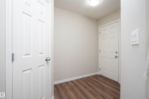 5206 20 Avenue, Edmonton, AB - Indoor Photo Showing Other Room