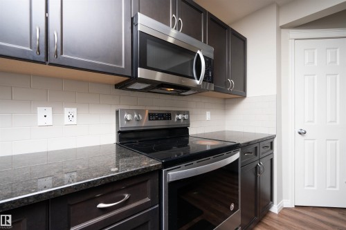 5206 20 Avenue, Edmonton, AB - Indoor Photo Showing Kitchen